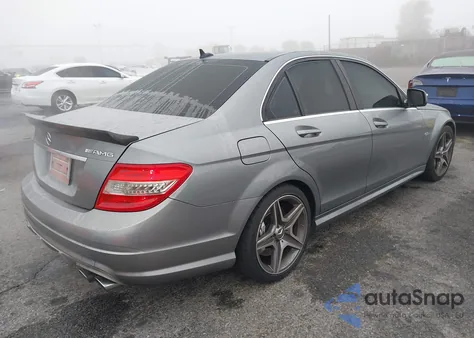 2009 Mercedes-Benz C 63 Amg из США, поврежденный, VIN WDDGF77X39F290680